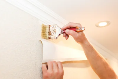 Pose de papier peint à Varenguebec — revêtements muraux et toiles de verre